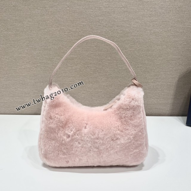 Prada專櫃新款Hobo毛毛包 款號：NE515 普拉達秋冬爆款女包腋下包 csp1297